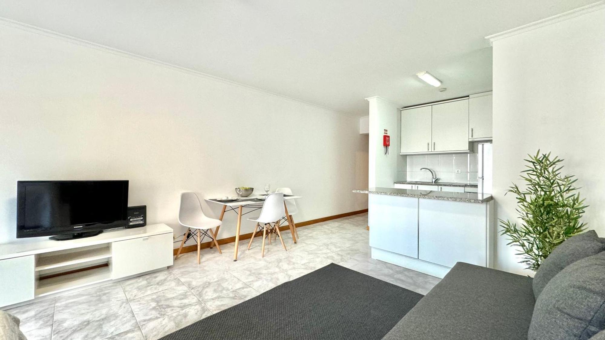 Da Rocha, 4ºb Jardins Da Rocha, Charming Studio, Near The Sea, By Ig