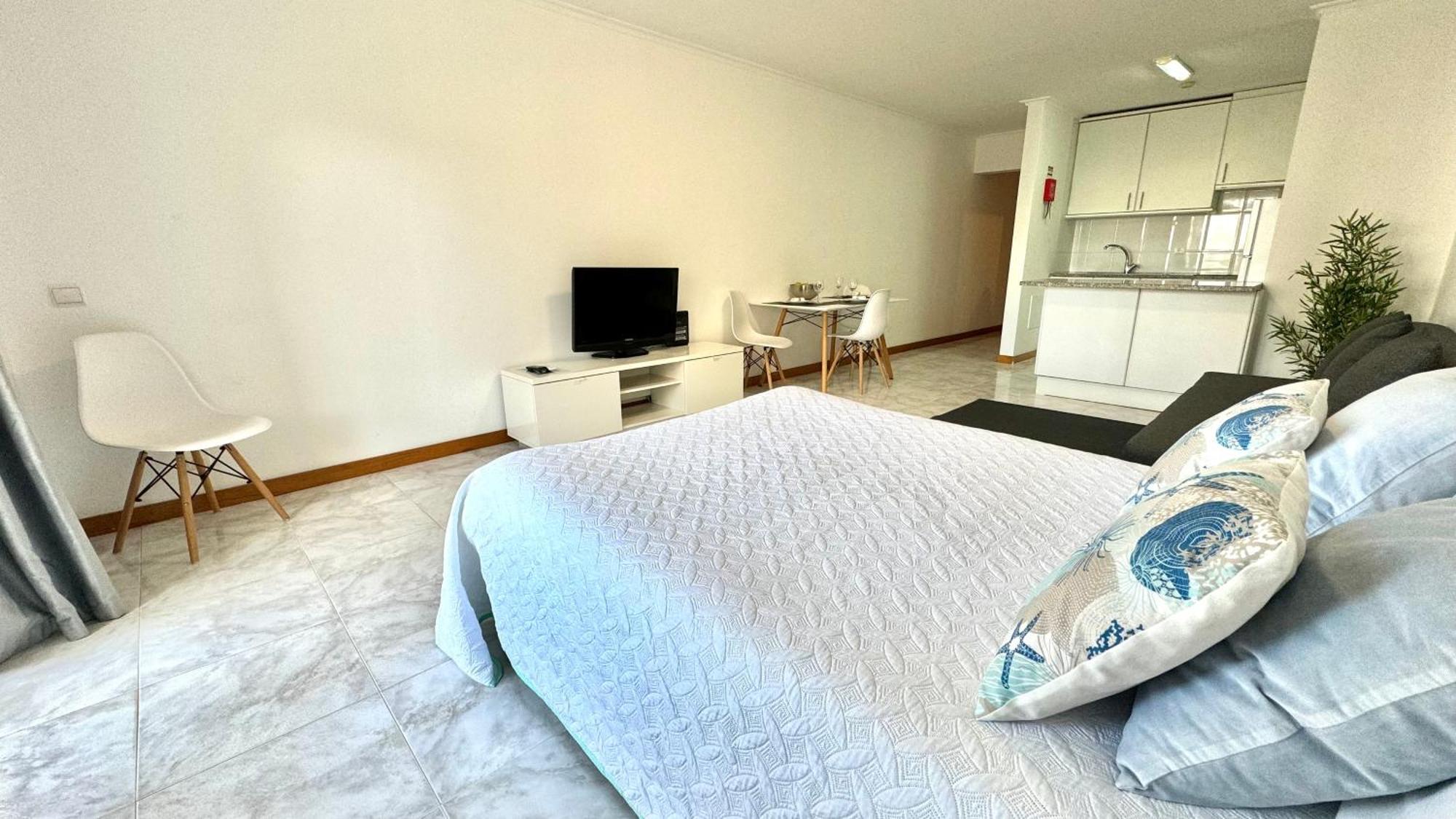 Apartment Da Rocha, 4ºb Jardins Da Rocha, Charming Studio, Near The Sea, By Ig *