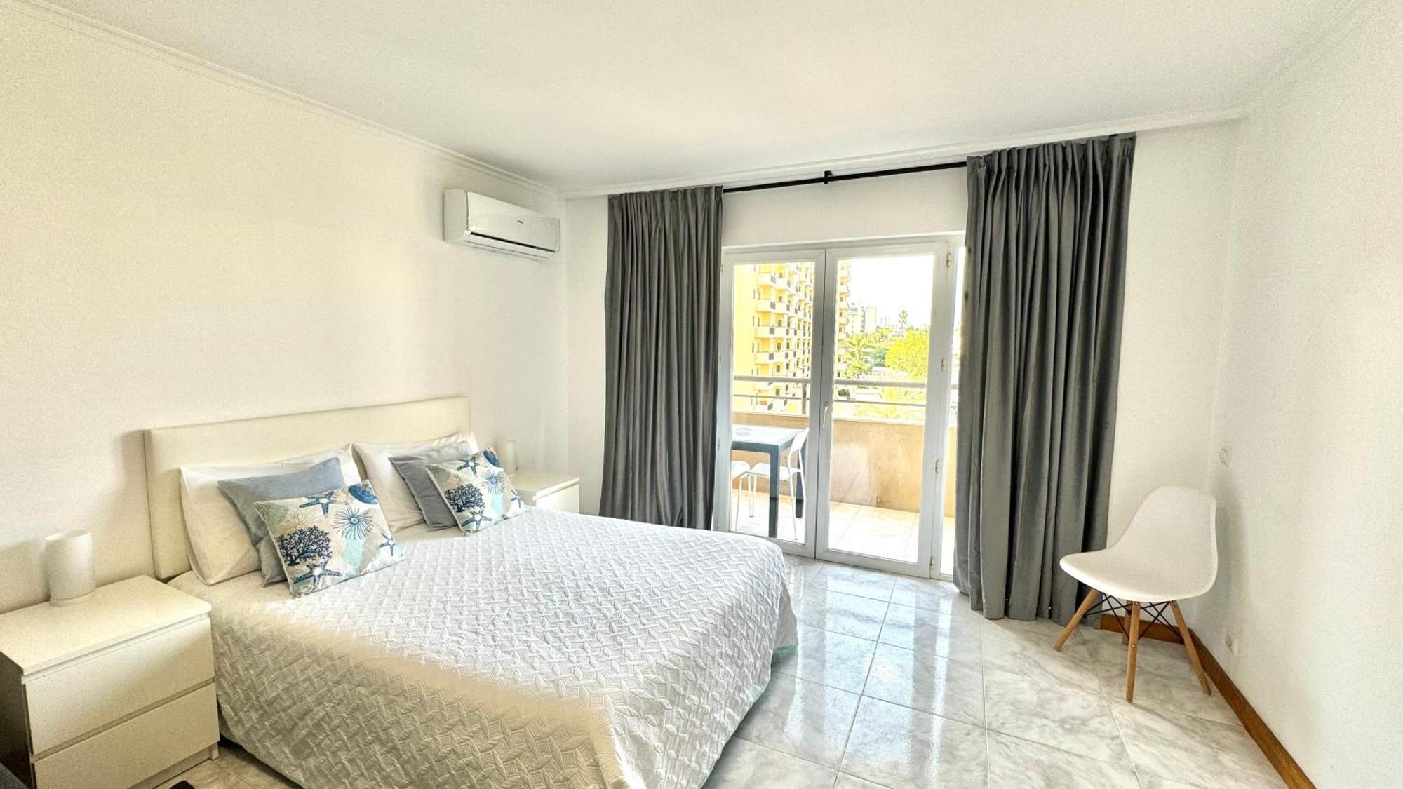 Apartment Da Rocha, 4ºb Jardins Da Rocha, Charming Studio, Near The Sea, By Ig